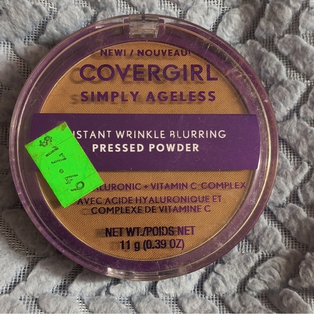 *4 for $28* 265 Tawny CoverGirl Simply Ageless Pressed Powder